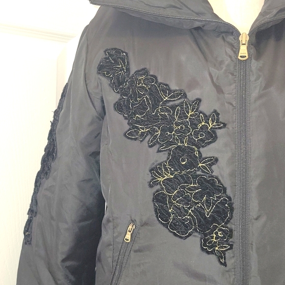 Guess Puffer Down Black Jacket Size Medium - Picture 2 of 6